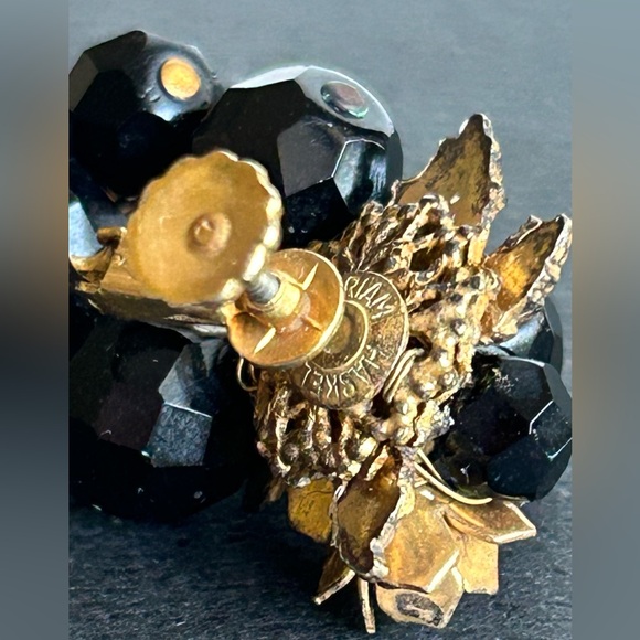 Miriam Haskell 1930's Elegant Black Jet and Gold Grape Style Earrings. - Picture 9 of 14